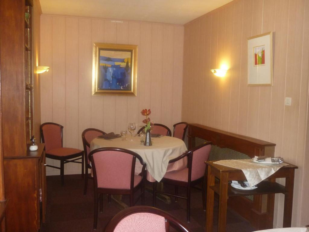 Logis Hotel Le Relais Du Serre Дьёлефи Экстерьер фото