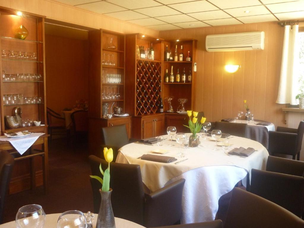 Logis Hotel Le Relais Du Serre Дьёлефи Экстерьер фото